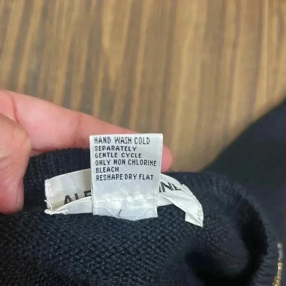 Alfred Dunner Women’s Petite Small Black Sweater - Picture 9 of 9